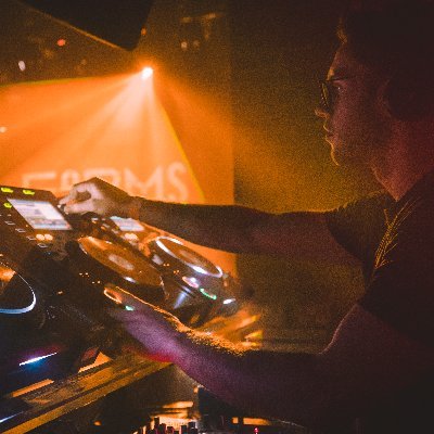 Bookings: ben@radiusartists.com North & South America Bookings: rs@thebullittagency.com