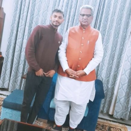 तुमने हमें पूज पूज कर पत्थर कर डाला , वे जो हम पर जुलमे कसते है,वे हमें जिंदा तो समझते हैं - हरिवंश राय बच्चन