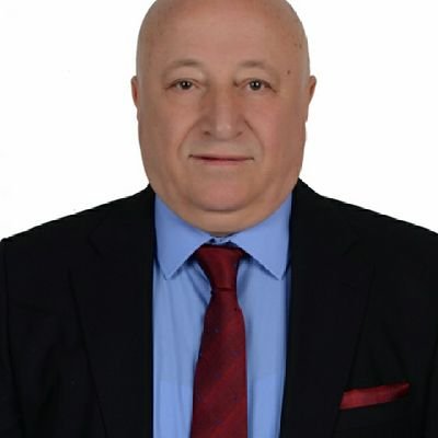 Öğretmen, emekli liman başkanı. Ankara Üniversitesi Dil ve Tarih-Coğrafya Fak.
İyİ Parti'de siyasetçi