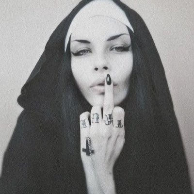 LaRoodri's profile picture. ✨🫀 † 🌙