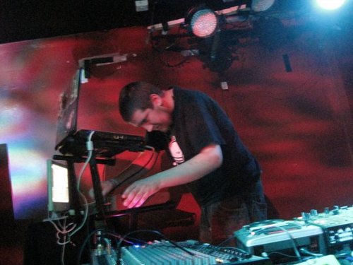 Electronic noise merchant, DJ, rum disposal expert.
Resident DJ at @DI_Belfast .
https://t.co/XUyHsgQur7