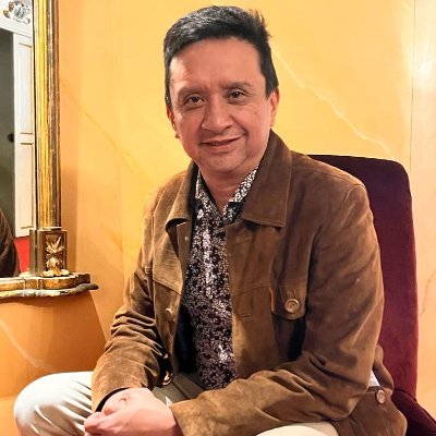 Padre 2 hijos, Co-Fundador Decisiones Logísticas. Consultor, más de 20 años de exp. en red logística. Microbiólogo, Ing y MSc Ing Industrial UNIANDES.