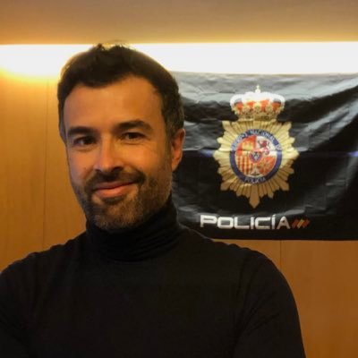 Hijo adoptivo de Sevilla. Diputado XIV Legislatura del Congreso de los Diputados. Policía Nacional. Papix2. Semper Fidelis...