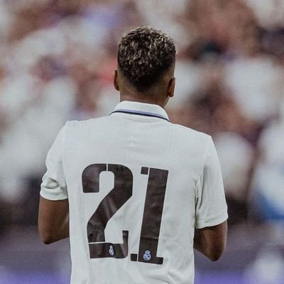 página pra falar sobre o jogador brasileiro jovem mais decisivo da atualidade⚡// jogador do Real Madrid atualmente 🇧🇷//pai do man city