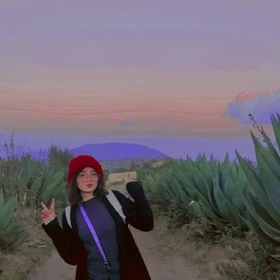 v_ana18's profile picture. 