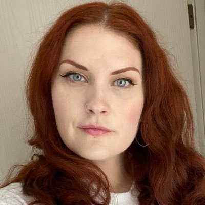 tammietoast's profile picture. One meme away from losing all my friends.