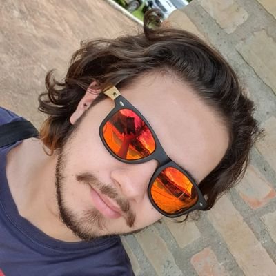 Conhecido como o Rei do Gado contra o Agronegócio.
Cada vez mais descacetado da cabeça