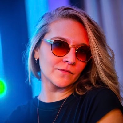#WomenInTech // ✈️ // cc point fanatic // working with startups in aviation, IoT, SaaS // retweeter