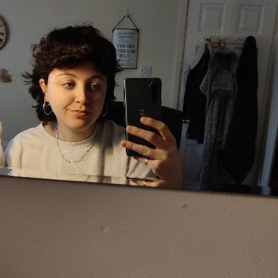 Ang_weeks's profile picture. No idea babe

She/her