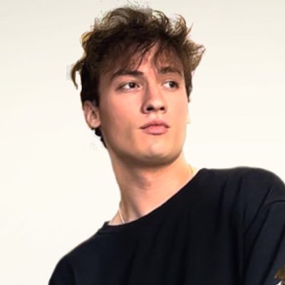 VladMNT's profile picture. Instagram: mnt_vlad.