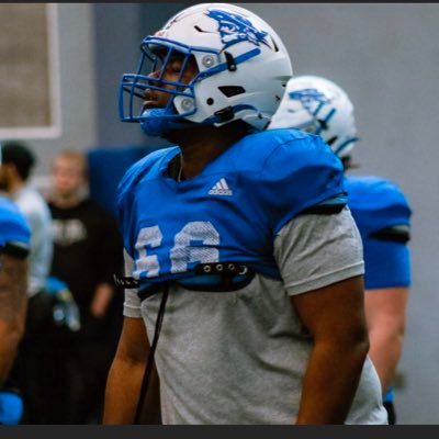 OG/OT @reiver_football 6’5 305 772-201-9713 email: Omariondavis34@icloud.com.                            #jucoproduct