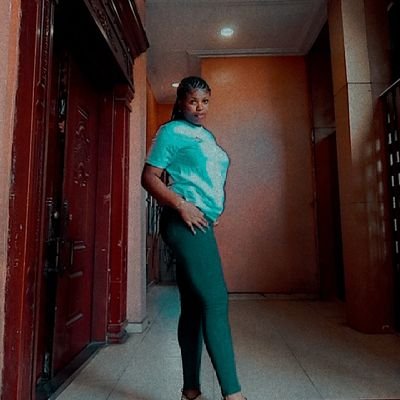 MimiKenneth6's profile picture. ❣️lover of music and books 
🎂 Ist of June
💖 Gemini
🥰 Life does not choose a path for , you choose your own path ❣️💯