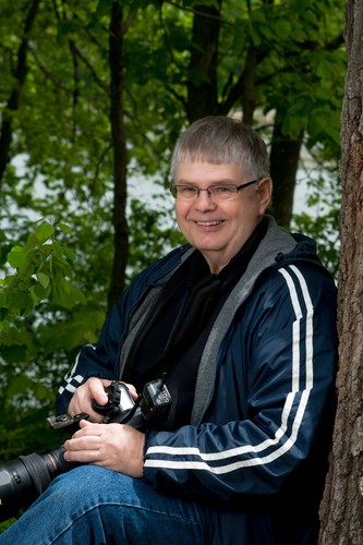 A professional, high quality photographer in the Twin Cities MN region specializing in Family and High School Senior Portraits, 18 years experience.