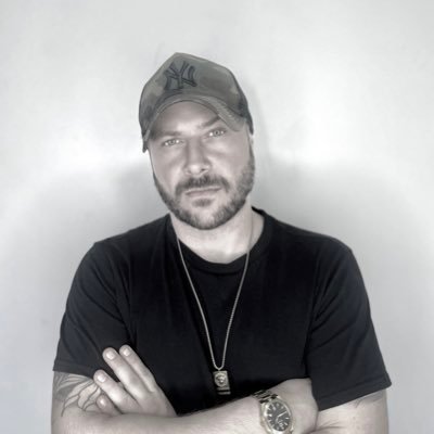 Ayantattooer's profile picture. Billionaire, dreamer, liar, poor and a tattoo artist