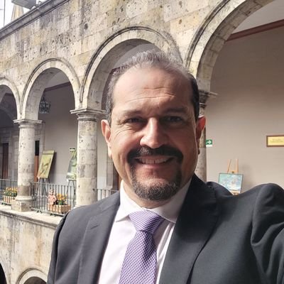 Tapatío, Ingeniero Civil, Constructor y a veces destructor, fiel a las Chivas y a los Cowboys