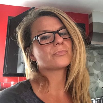 EstherJ06180405's profile picture. 