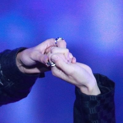 PriyankaBodke7's profile picture. Redefining biased and howw ;)👻