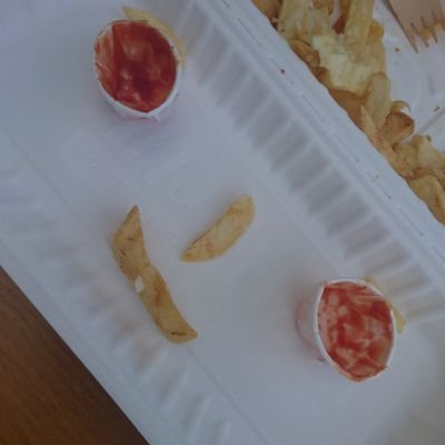 lm570tt's profile picture. Mum-Wife. Book Lover. Foodie. #TheWorldBelongsToThoseWhoRead