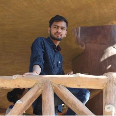 मे उतना ही मेरा हूँ ; जितना इस जग का नहि यह जग इतना ही मेरा हे ; जितना मे अपना नहि
