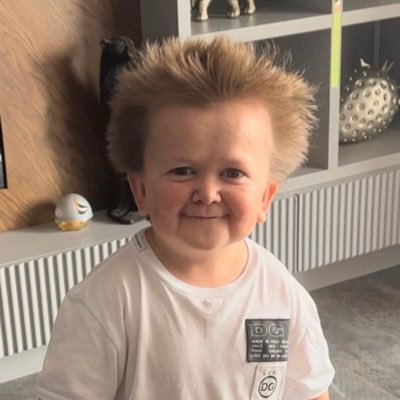 CalacaBruce's profile picture. “Trabalhadores do mundo, uni-vos, vós não tendes nada a perder a não ser vossos grilhões”