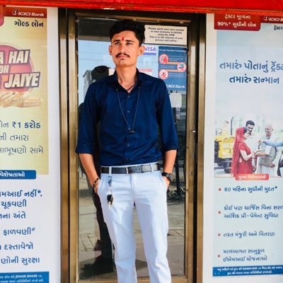 Ravindrasi92291's profile picture. રામભરોસે😇👏 દિલનોબાજીગર ❤️❤️સમય ની સાથે વાતો કરનાર 🫥  ICICI BANK LTD #like #life