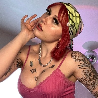 Onlyfans promo page for Azie Bug 💗