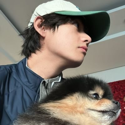 hollyyoonie's profile picture. 