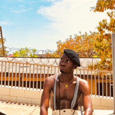 I am air condition technician 👨🔧 , I love making new friends ❤️✊. @okwammusic is my bro 😎. I’m new here show me some love ❤️😁