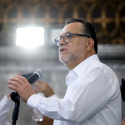 Secretario General de la Federación SUMATE-CROC en el Estado de Jalisco  Sociólogo por la universidad de Guadalajara con una carrera sindical de 40 años