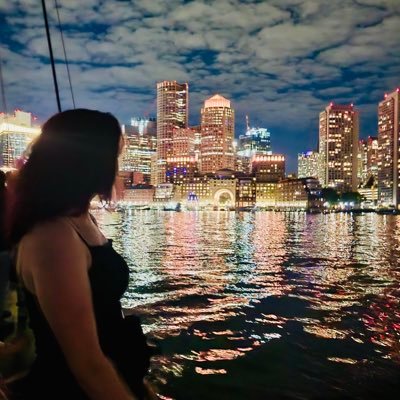 alexis_olita's profile picture. send coffee