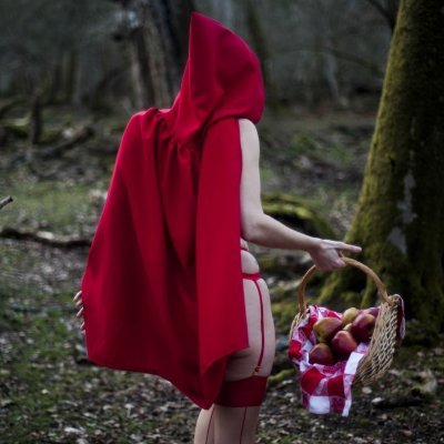 Photographic & Life drawing model. Naturist and nature lover.