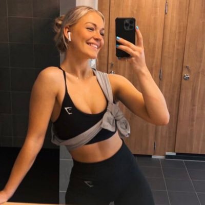 agostinalezcan1's profile picture. Love every moment of my life， no matter it's good or not.