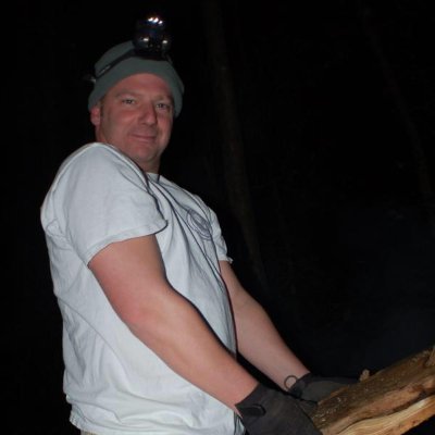 RichardCha28706's profile picture. 