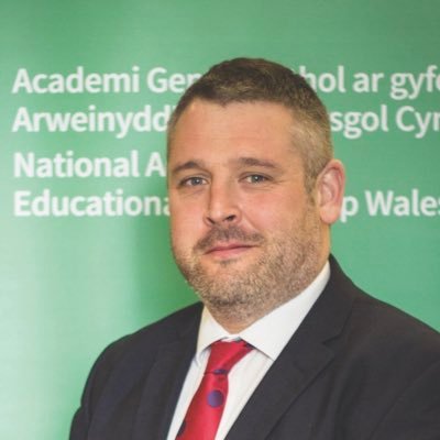 Pennaeth Ysgol Brynhyfryd, Cydymaith AGAA / Headteacher at Ysgol Brynhyfryd, NAEL Associate. Sylwadau fy hun/ Views are my own