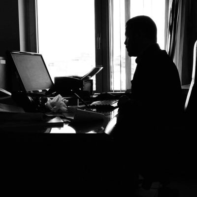 HacenOuali5's profile picture. Directeur de la rédaction du journal Liberté