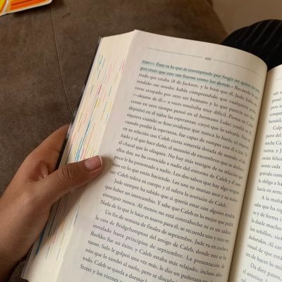 bookswsaam's profile picture. I went to the woods because I wanted to live ༺💌☕️📖🕯🖋༻ ⌗ faith in the future ˚ ໑ ָ࣪