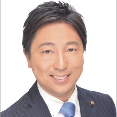 市議5期／浦安市前監査委員／浦安市議会元議長／浦安市バスケットボール協会理事長／浦安ライオンズクラブ前会長／浦安青年会議所2016年度理事長／2007年4月22日投開票の浦安市議選に初挑戦、1,692票で37人中9位で当選、2019年4月21日に3,839票で26人中1位で4選。暮らしに安心と発展を！結果を出す政治。