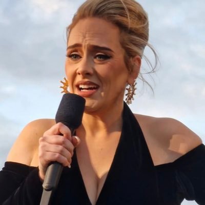 AdeleMicrophone's profile picture. I’m Adele’s microphone