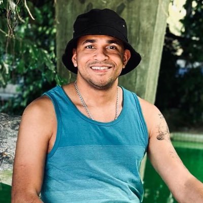 30. Médico UDO- Venezolano/ Docente Universitario. Hago vídeos de Anatomía en Youtube