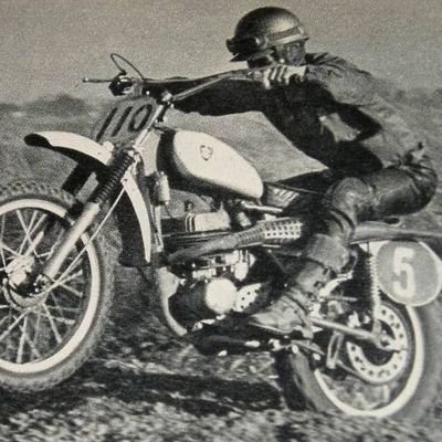 オフロードバイクの明確な位置付けが生まれた1960年代から2000年代初期にかけて爆発的に売れた名車から歴史の波に飲まれて消えた迷車達、レーサー、トレール車問わず気まぐれで選定して紹介します。
個人的な価値観での選定、文章が多く含まれますが異論は認めません。
当時乗っていた方の感想は大いに歓迎です。