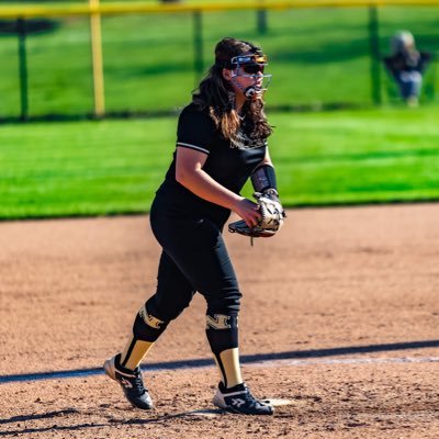 •RHP/IF roslynervin@icloud.com •Noblesville High School 2026 🥎 •Indiana Mustangs - Shallenberger🥎 •Love/Hate Spartan Race •Part human, part 🦖