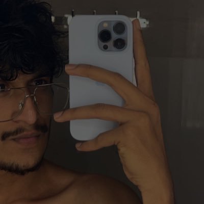 sxad_khan's profile picture. pathetic