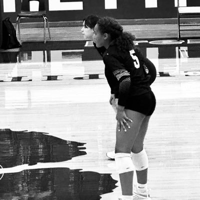 KorianaN5's profile picture. 🏐/🏃🏽‍♀️/👟/ 15 years old, Set triple jump record at Austin middle school with a 33.8💥