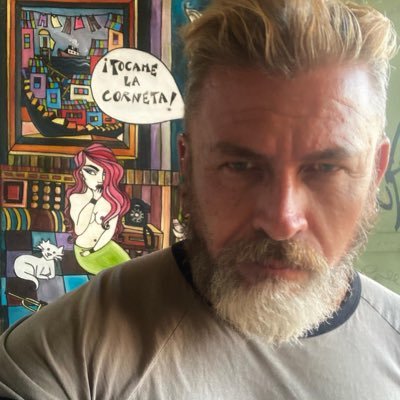artista y diseñador de oficio para la difusión de las artes y expresiones gráficas de Valparaiso.