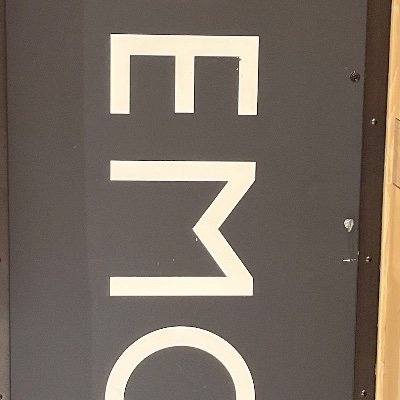 hdhuhdde's profile picture. 似合わず単純作業をコツコツやるのが好きな性格だと思います。 座右の銘は『人退くとも退かず、人進めば我いよいよ進む』です。 今は音楽療法士をやっていますが、 単純作業をコツコツやるのが好きな私にピッタリだと思っています。 
それから、オートバイ以外でも、 最近は小石川後楽園に行って 繊細に新東京国際空港