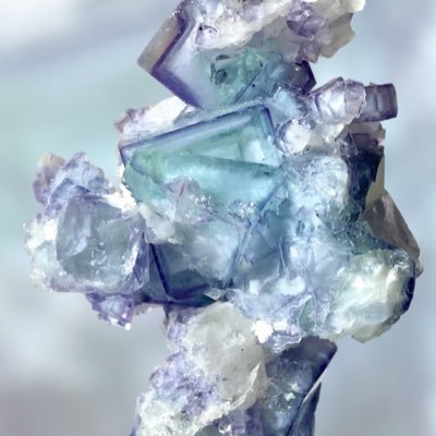 _riko_ishi_'s profile picture. 2022年頃から本格的に集め始めました。マイコレ写真をただ載せる事が比較的多いと思います。寒色系の石が大好物💎🧊