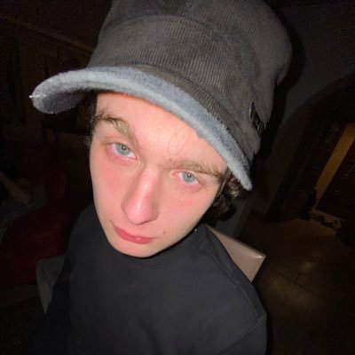 AJgor6042's profile picture. 