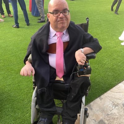 carrera de turismo,hablo inglés Alemán y Español,soltero y entero,busca chica para hablar sin censura de todo,una amistad o lo que surja,Madridista al 100%
