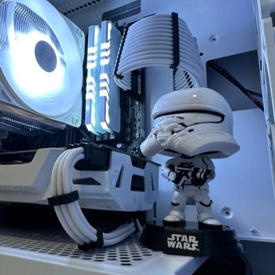ElJoey45's profile picture. 