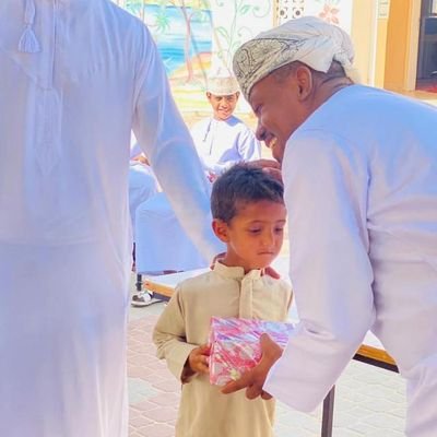 مدير مدرسة نبراس العلم للتعليم الأساسي سلطنة عمان محافظة جنوب الشرقية ( وكن رجلا اذا أتو بعده يقولون مر وهذا الأثر)